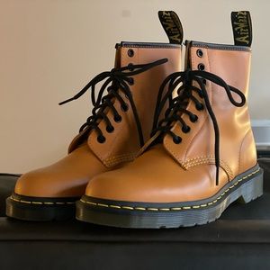 Women’s US 8 / UK 6 Dr. Martens 1460 Smooth Leather, Pumpkin Orange - Like NEW!